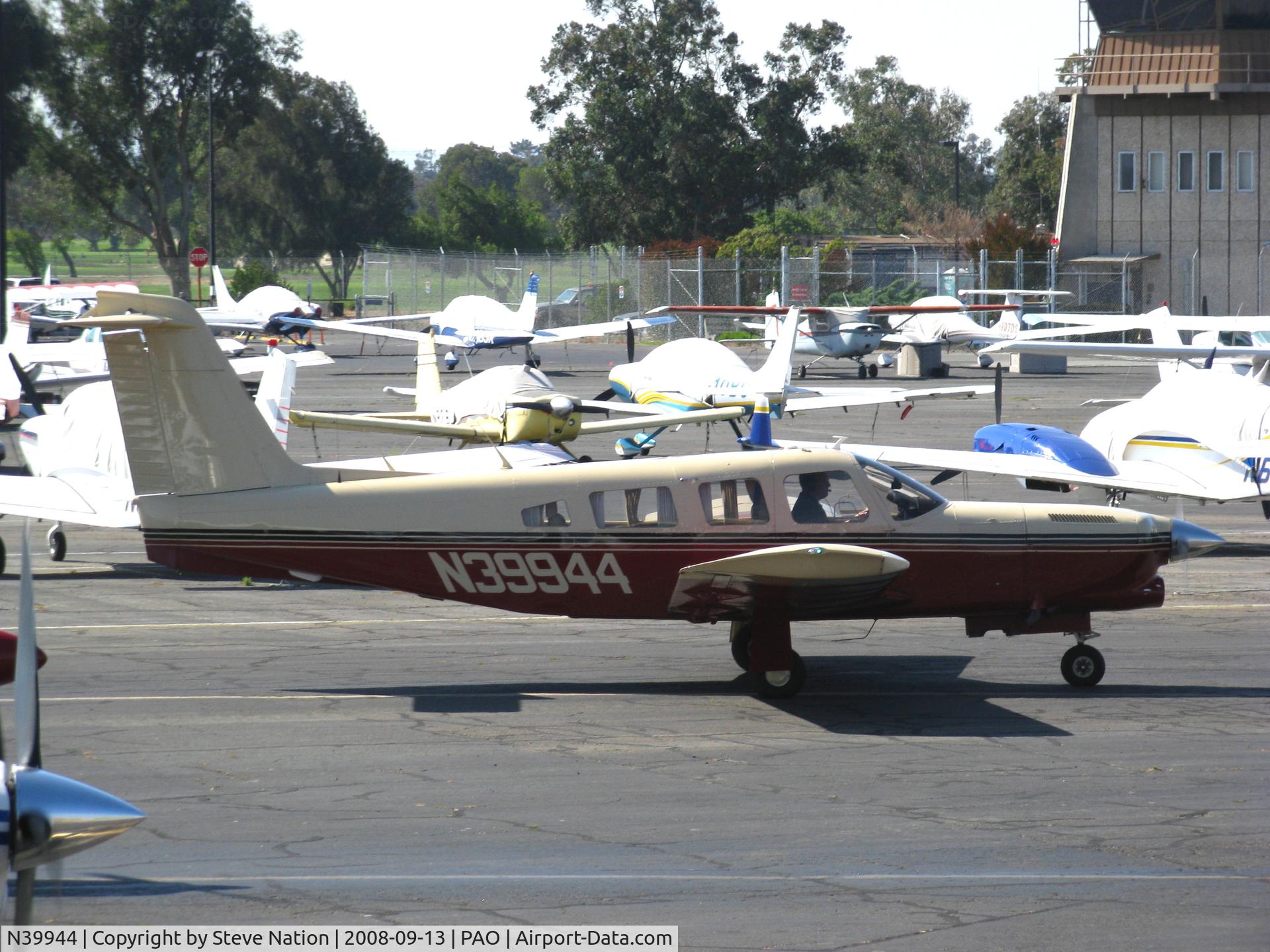 N39944, 1978 Piper PA-32RT-300T Turbo Lance II C/N 32R-7887171, 1978 Piper PA-32RT-300T holding by tower @ Palo Alto, CA