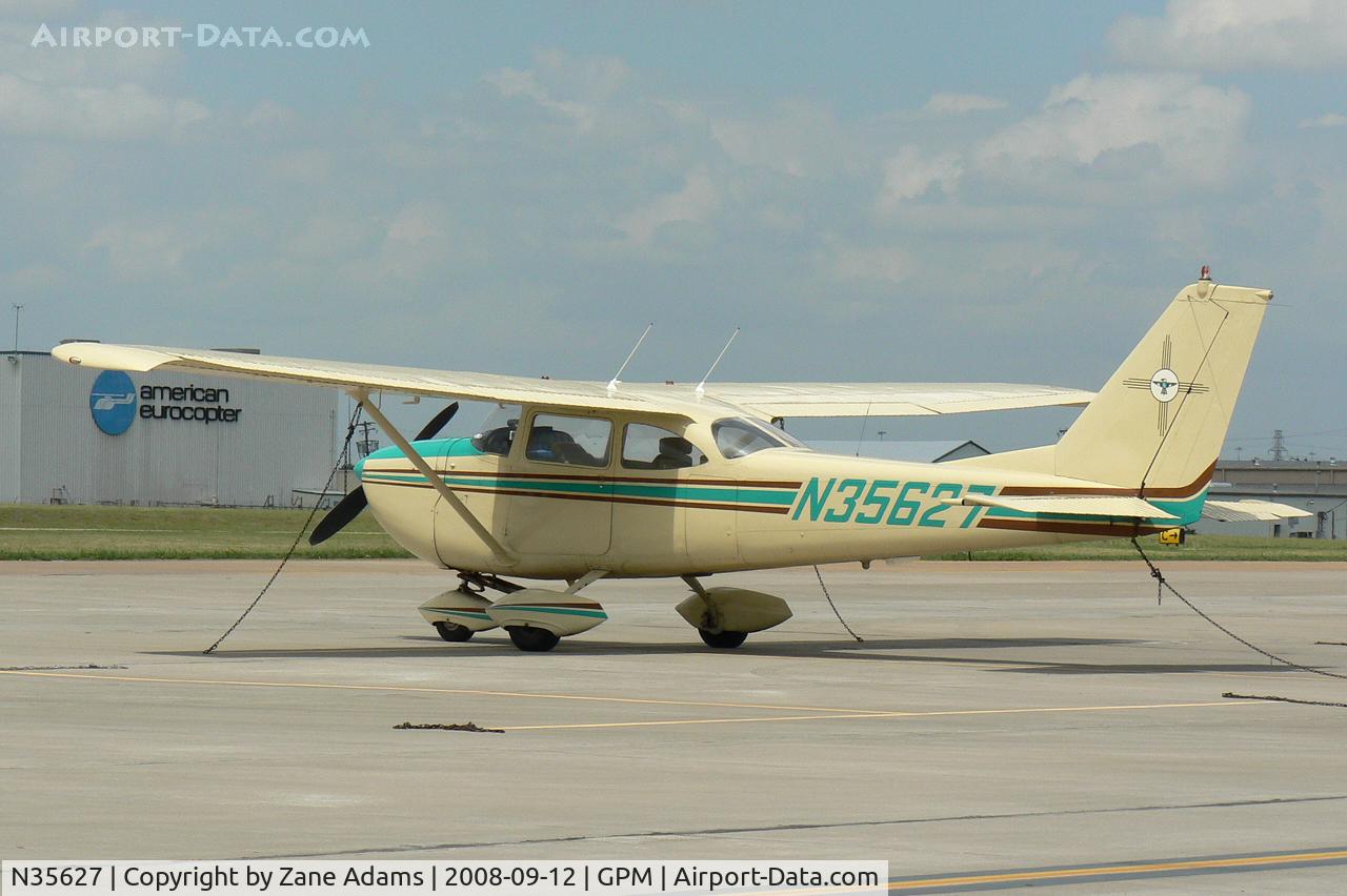 N35627, 1968 Cessna 172I C/N 17256872, At Grand Prairie Municipal