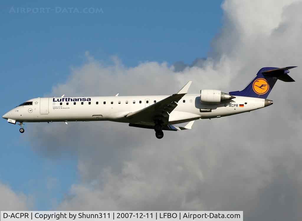 D-ACPR, 2003 Canadair CRJ-701ER (CL-600-2C10) Regional Jet C/N 10098, Landing rwy 32L