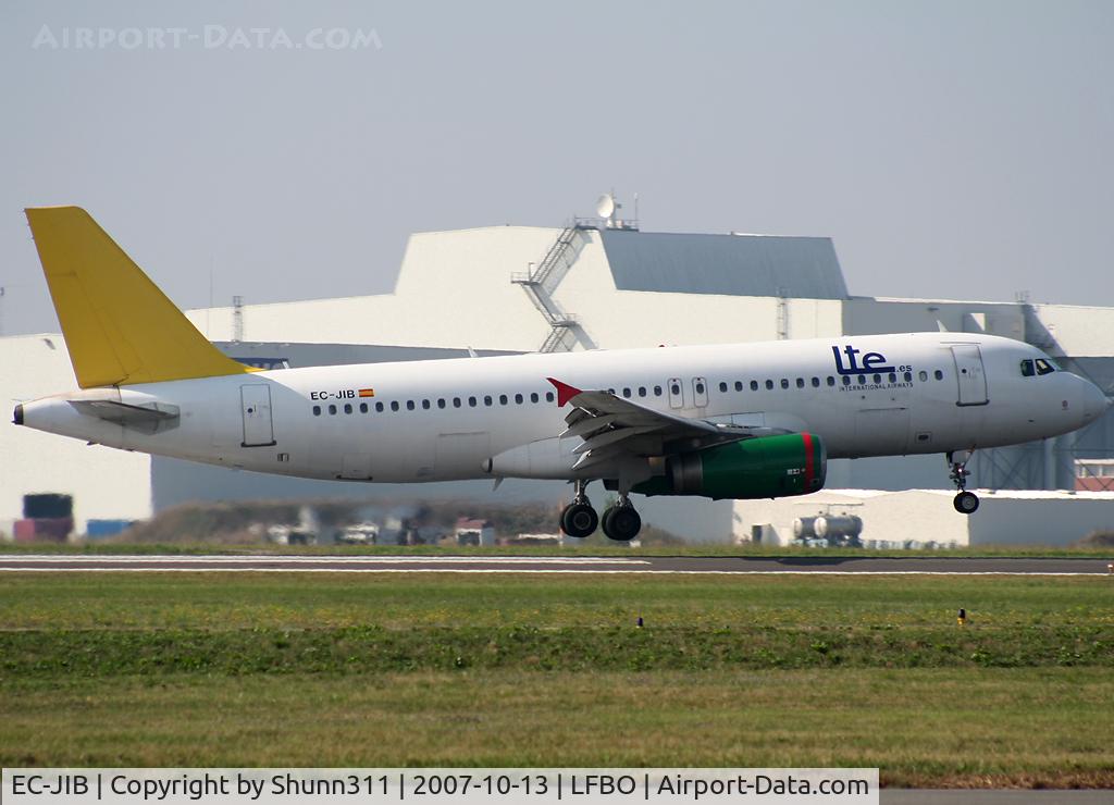 EC-JIB, 1994 Airbus A320-232 C/N 496, Landing rwy 32R