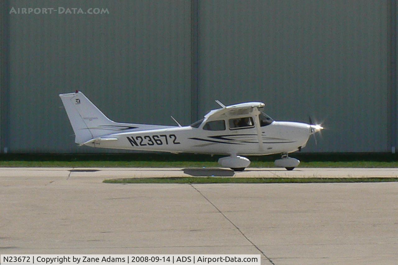 N23672, 2007 Cessna 172S C/N 172S10590, At Dallas Addison