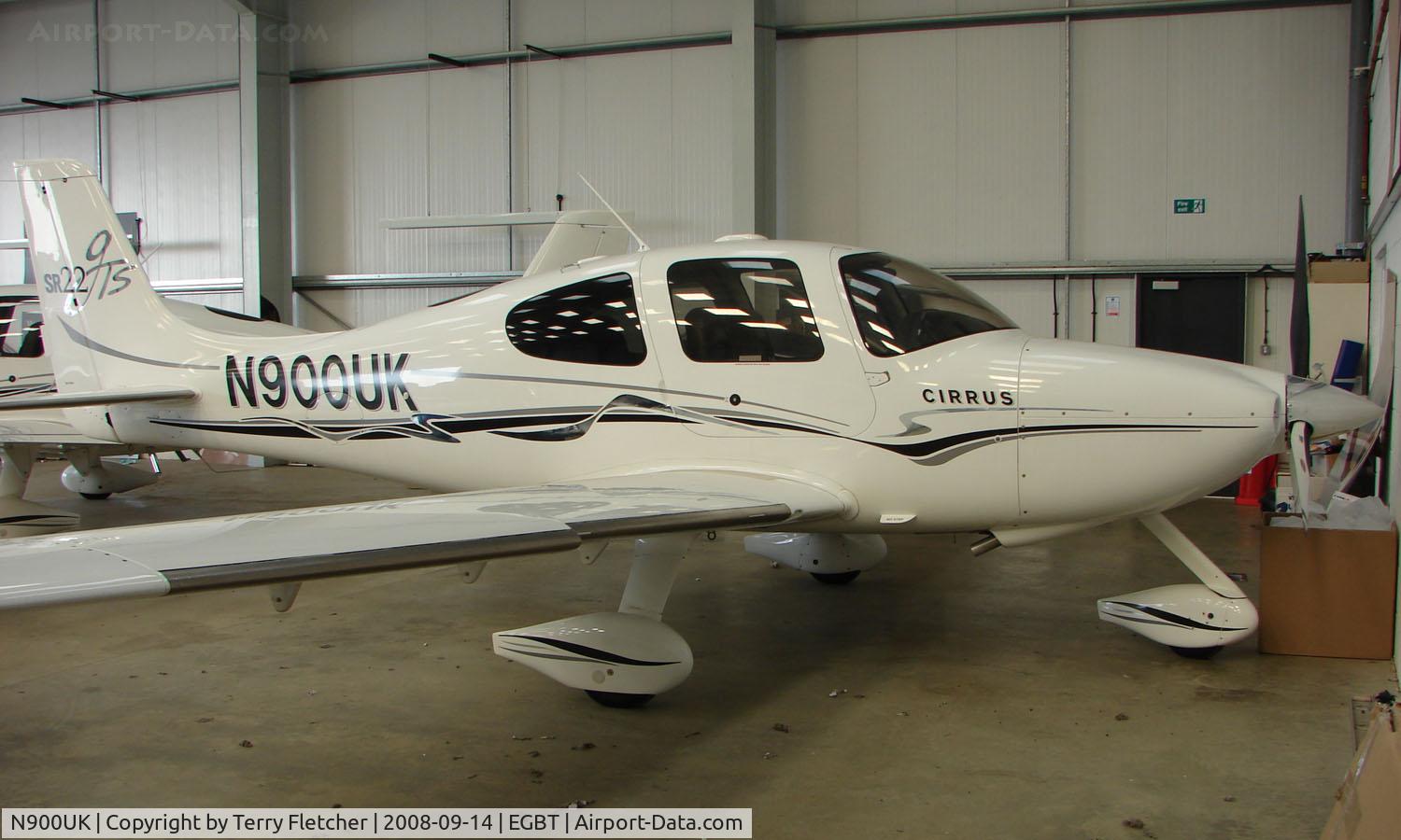 N900UK, 2005 Cirrus SR22 GTS C/N 1463, With the Cirrus agents at Turweston on 2008 Vintage and Classic Day