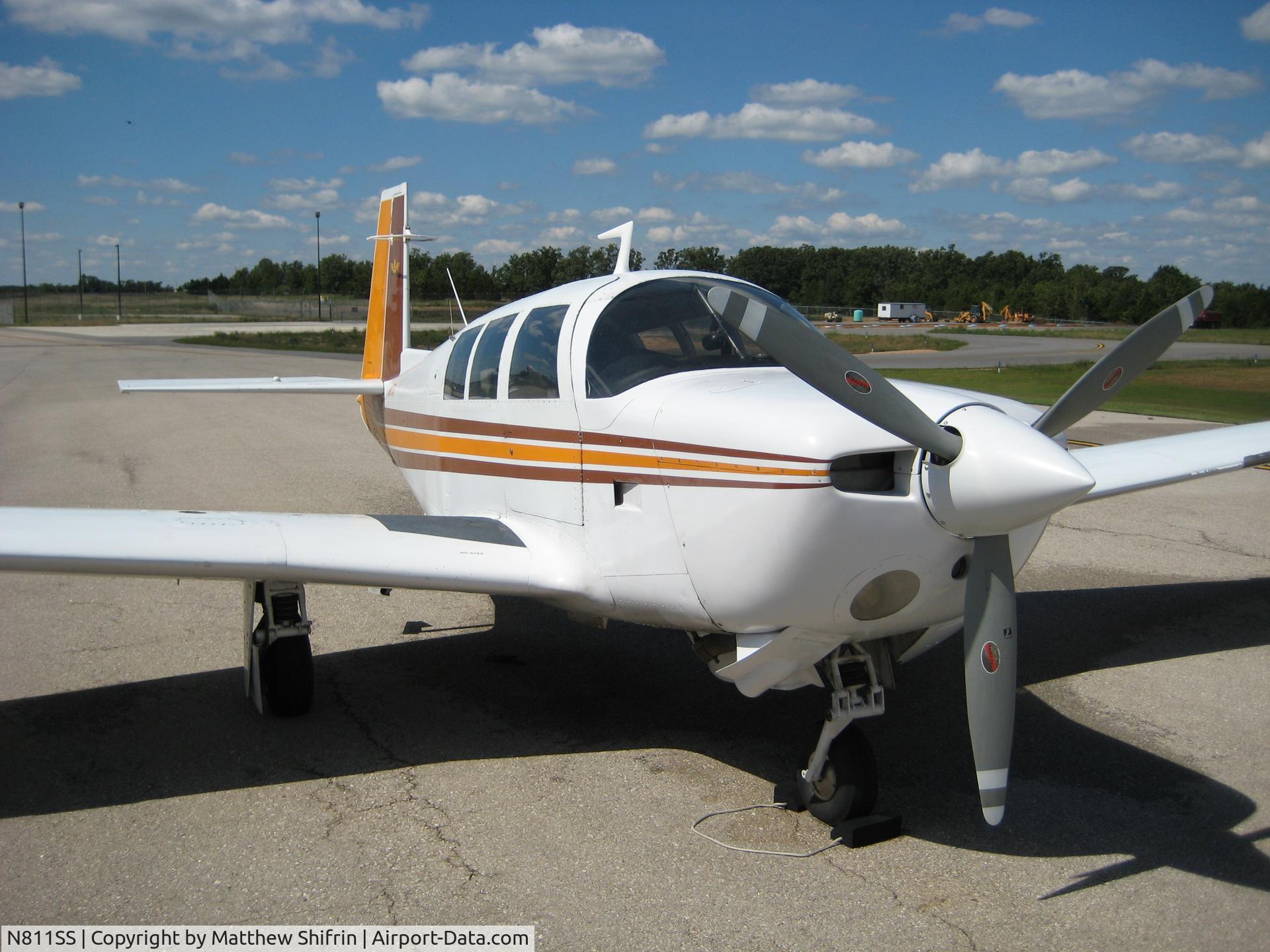 N811SS, 1967 Mooney M20F Executive C/N 670064, On the ground at TBN
