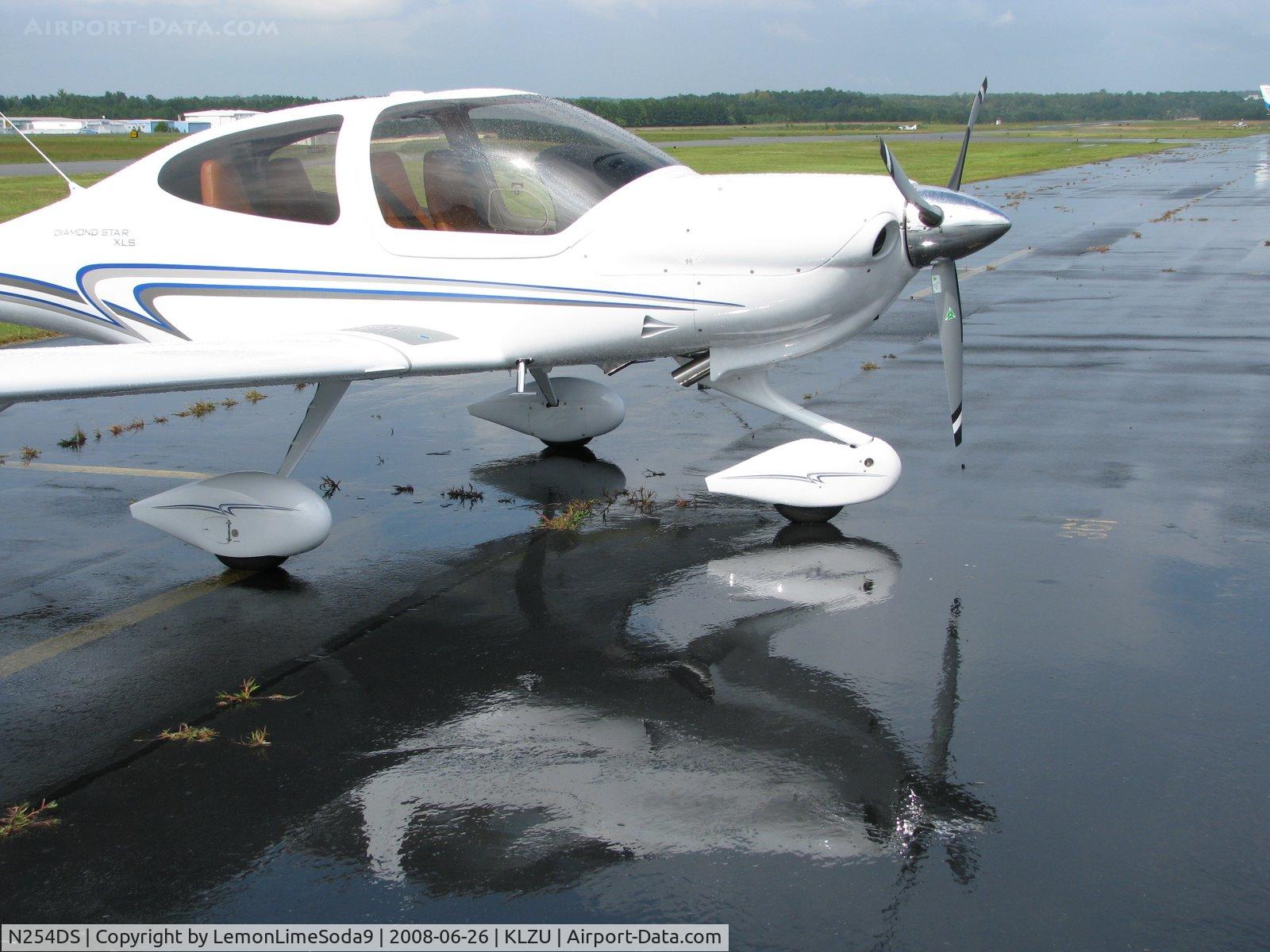 N254DS, 2008 Diamond DA-40 Diamond Star C/N 40.953, Just another day.