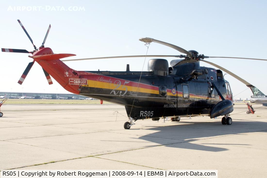 RS05, 1976 Westland Sea King Mk.48 C/N WA835, Open door 60 Years 15 th WING.25.000 Hrs Sea King.