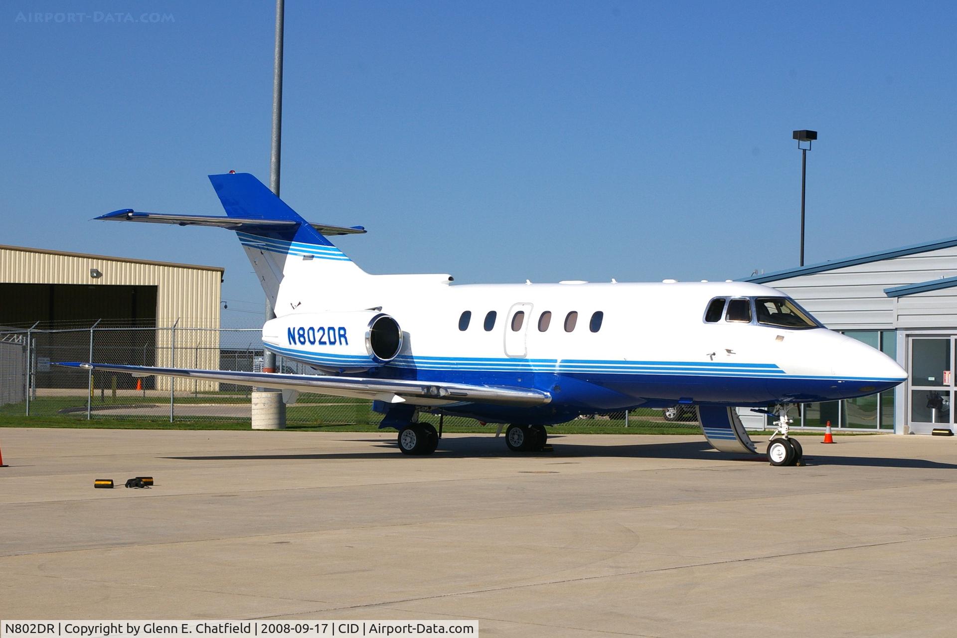 N802DR, 2004 Raytheon Hawker 800XP C/N 258667, Taxiing to the Landmark ramp