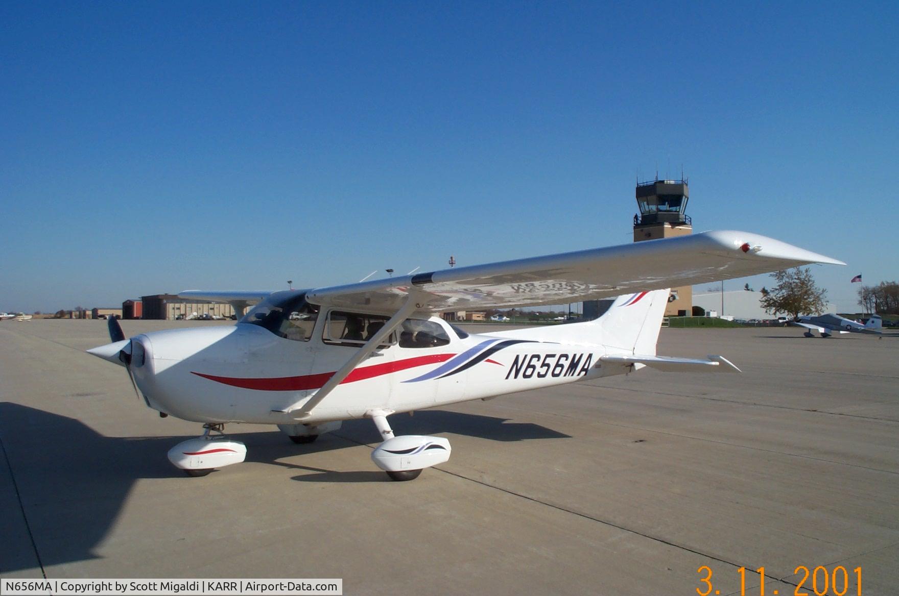 N656MA, Cessna 172R C/N 17280924, on the ramp at ARR
