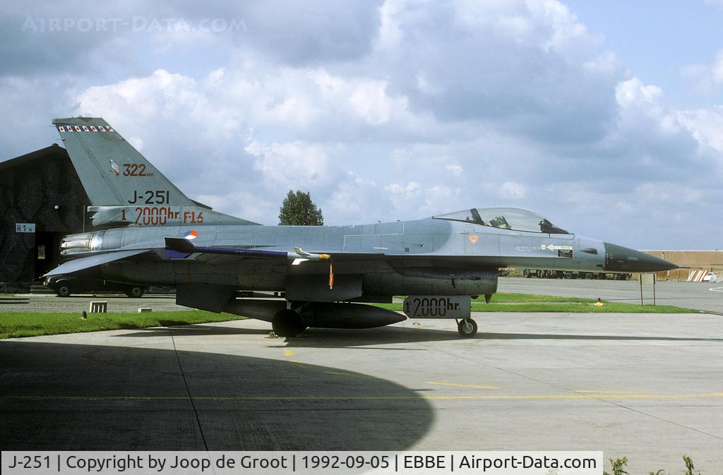 J-251, Fokker F-16A Fighting Falcon C/N 6D-40, In 1992 J-251 was the first Dutch F-16 to achieve 2000 flying hours.