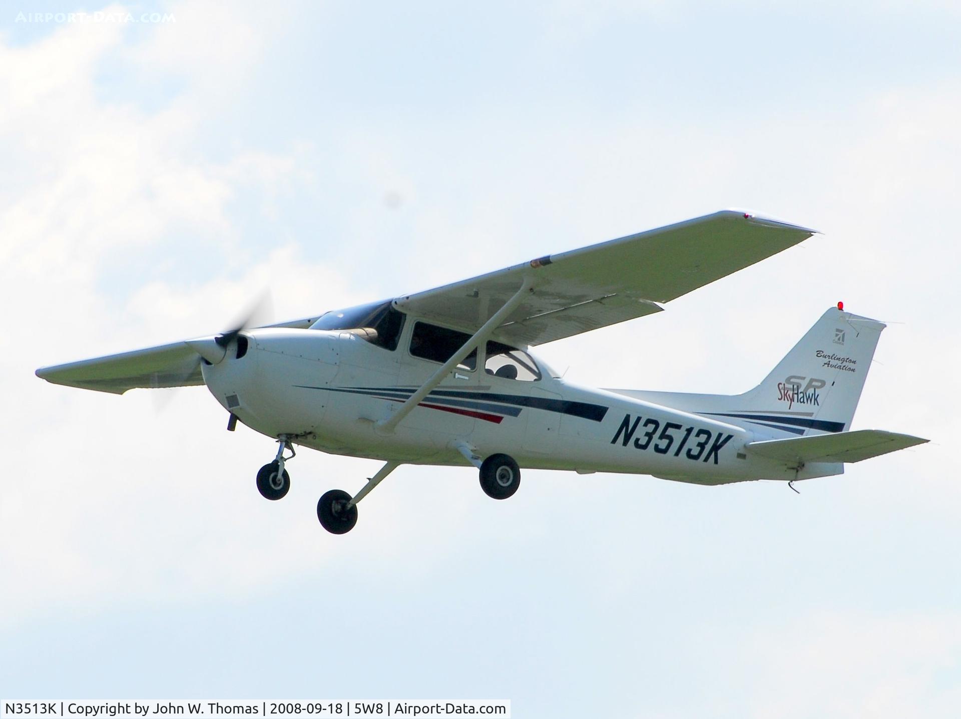 N3513K, 2001 Cessna 172S C/N 172S8917, Departing runway 4