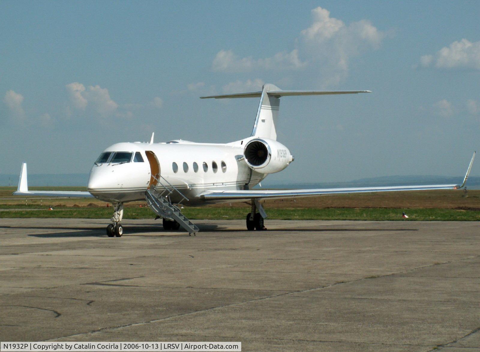 N1932P, 2003 Gulfstream Aerospace G-IV C/N 1514, On the stand