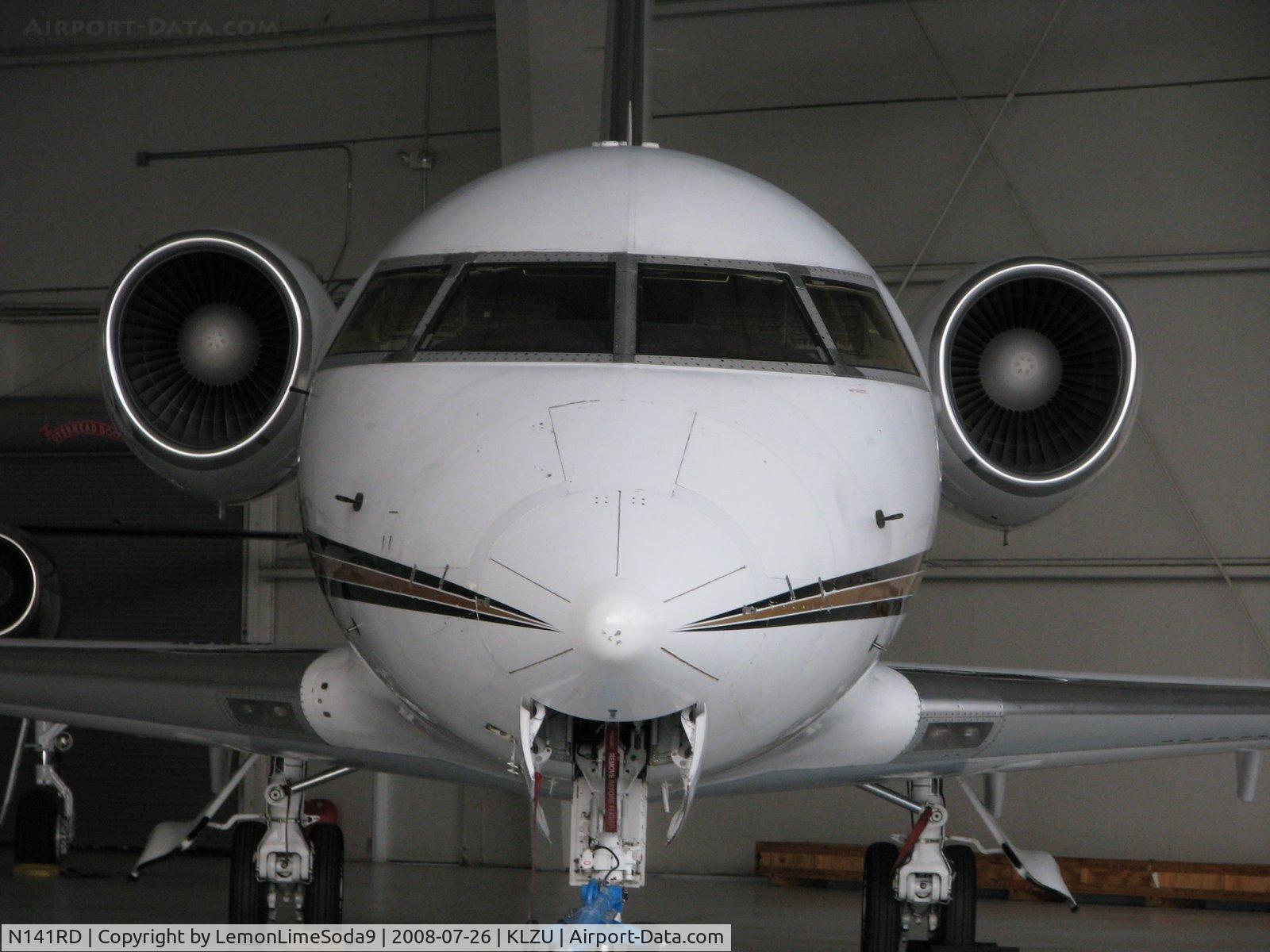 N141RD, 1982 Canadair Challenger 600S (CL-600-1A11) C/N 1041, Just aanother day at the airport.
