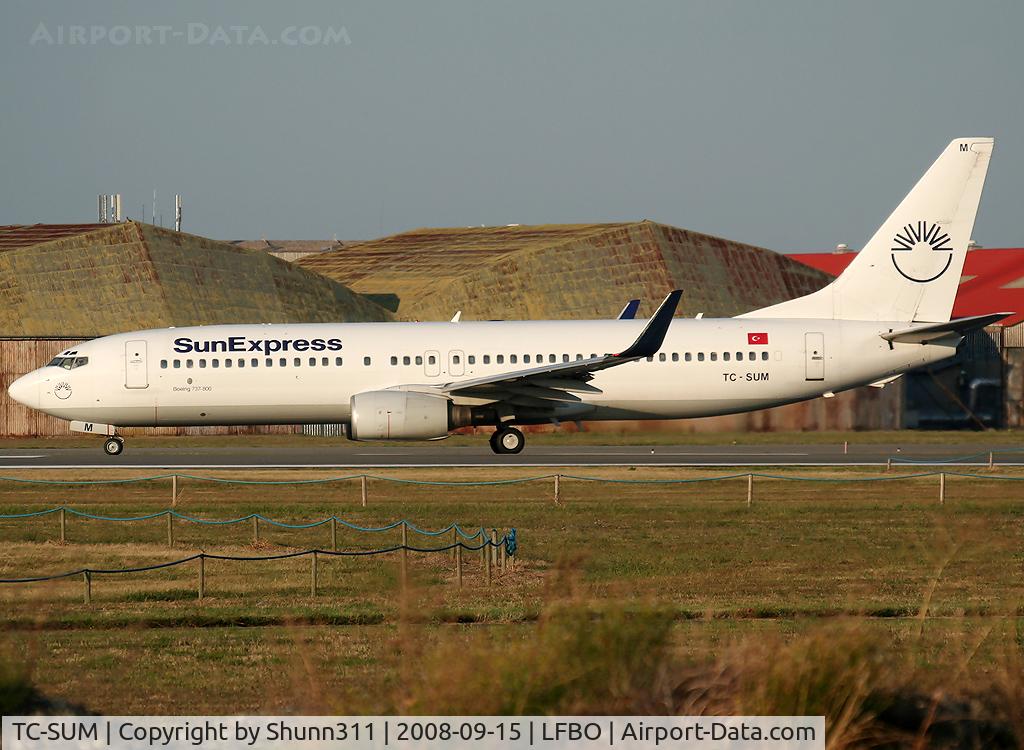 TC-SUM, 1999 Boeing 737-85F C/N 28826, Ready for take off rwy 32R