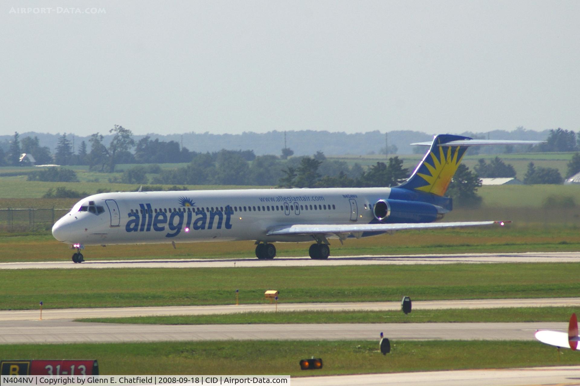 N404NV, 1989 McDonnell Douglas MD-88 C/N 49765, Departing Runway 9