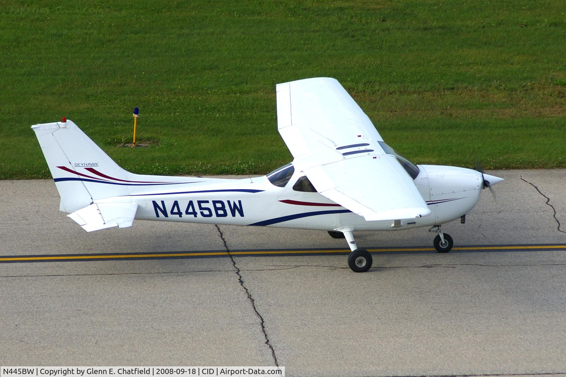 N445BW, 1998 Cessna 172R Skyhawk C/N 172-80662, Taxiing to the Landmark ramp