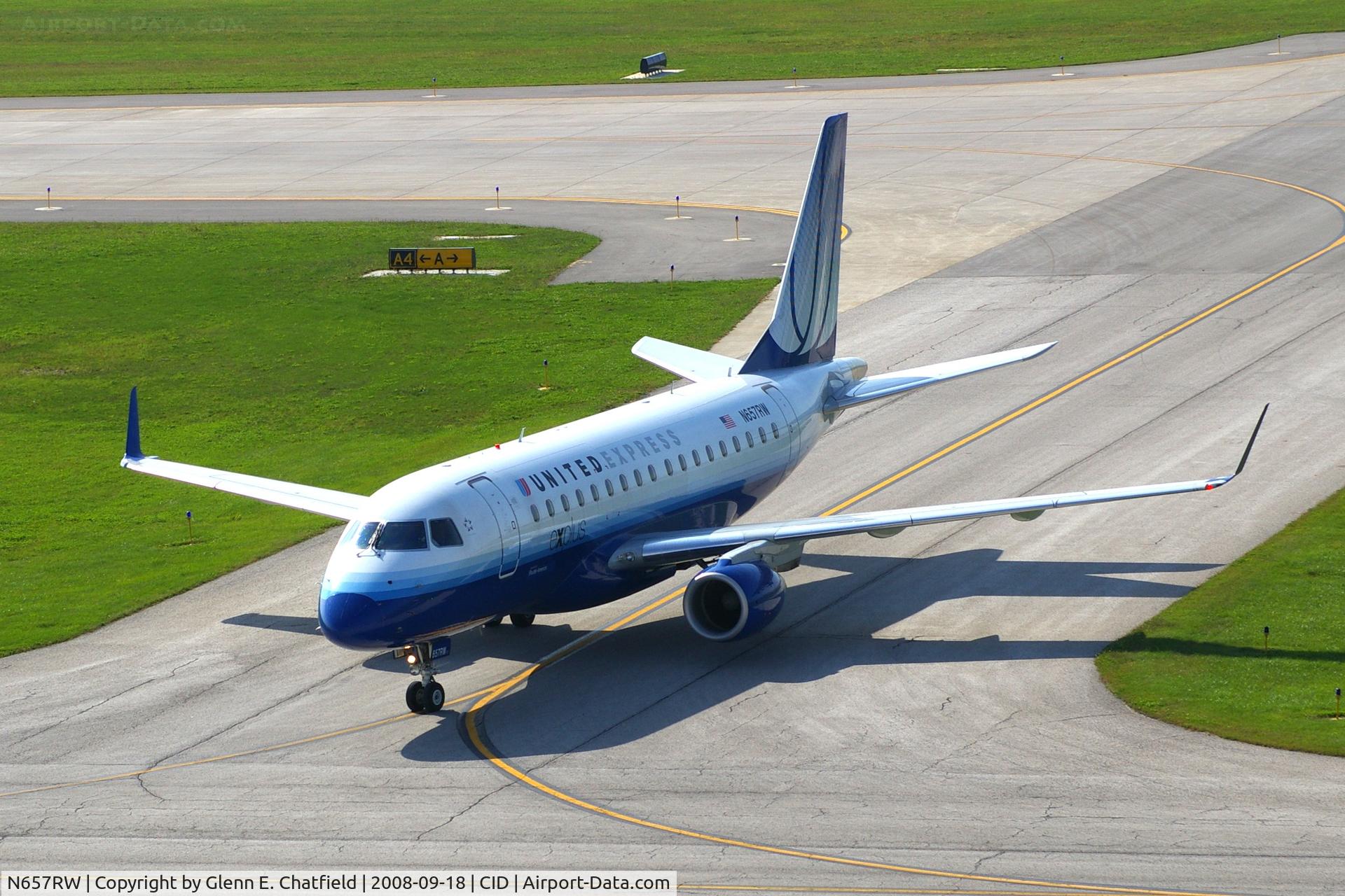 N657RW, 2005 Embraer 170SE (ERJ-170-100SE) C/N 17000115, Taxiing on Alpha 4 to the ramp
