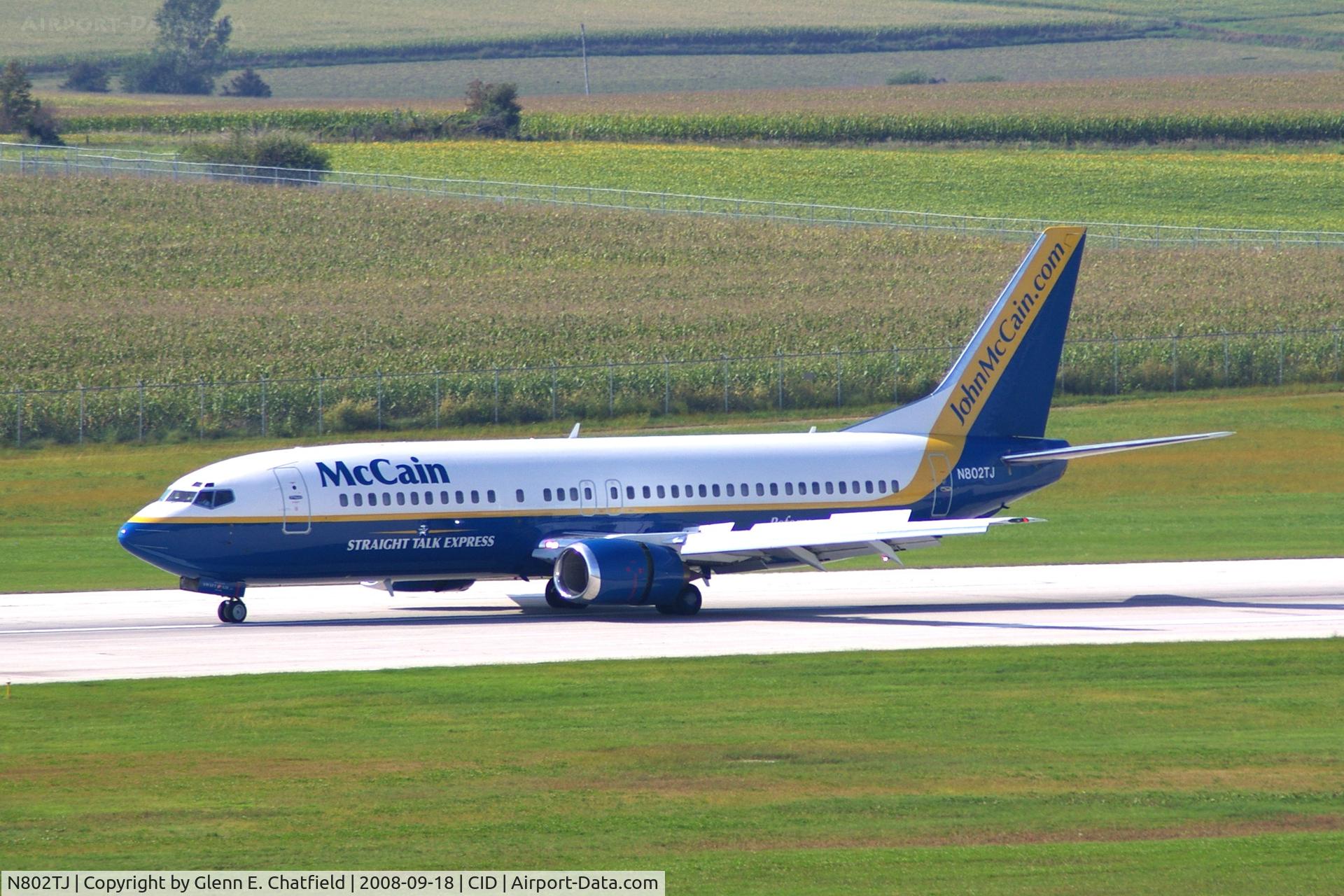 N802TJ, 1990 Boeing 737-4B7 C/N 24874, The candidates arrive on Runway 9