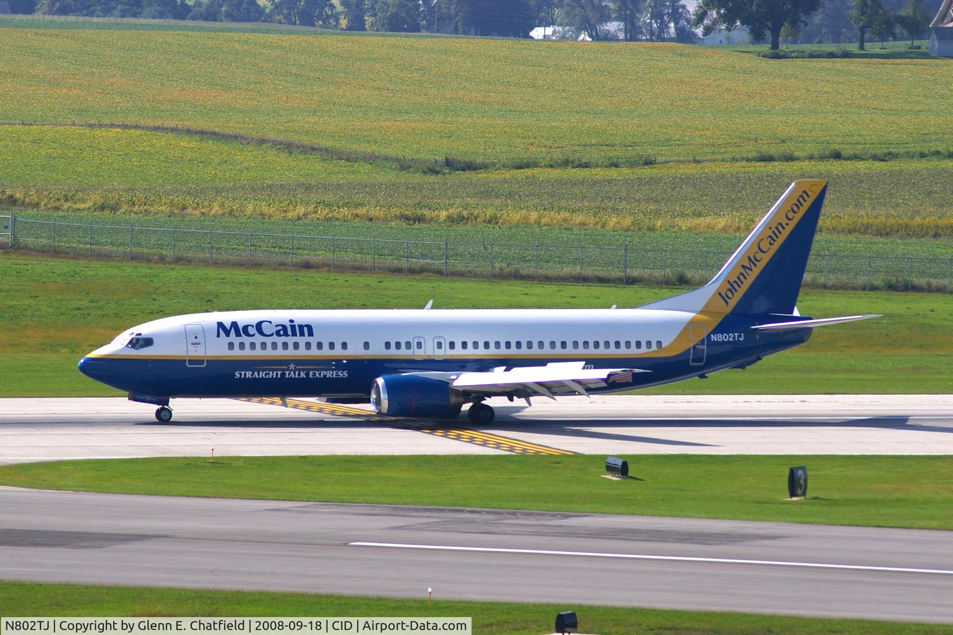 N802TJ, 1990 Boeing 737-4B7 C/N 24874, The candidates arrive on Runway 9