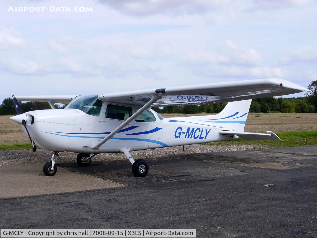 G-MCLY, 1982 Cessna 172P C/N 172-75597, The Mcaully flying group based at Little Snoring