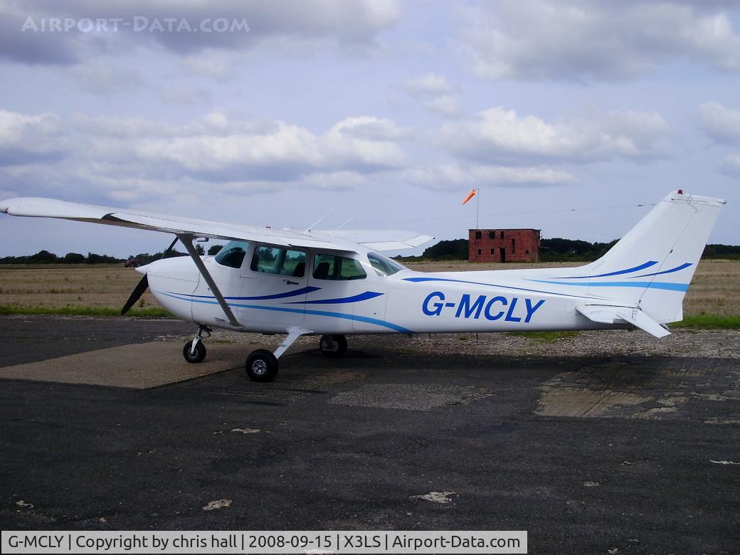 G-MCLY, 1982 Cessna 172P C/N 172-75597, The Mcaully flying group based at Little Snoring