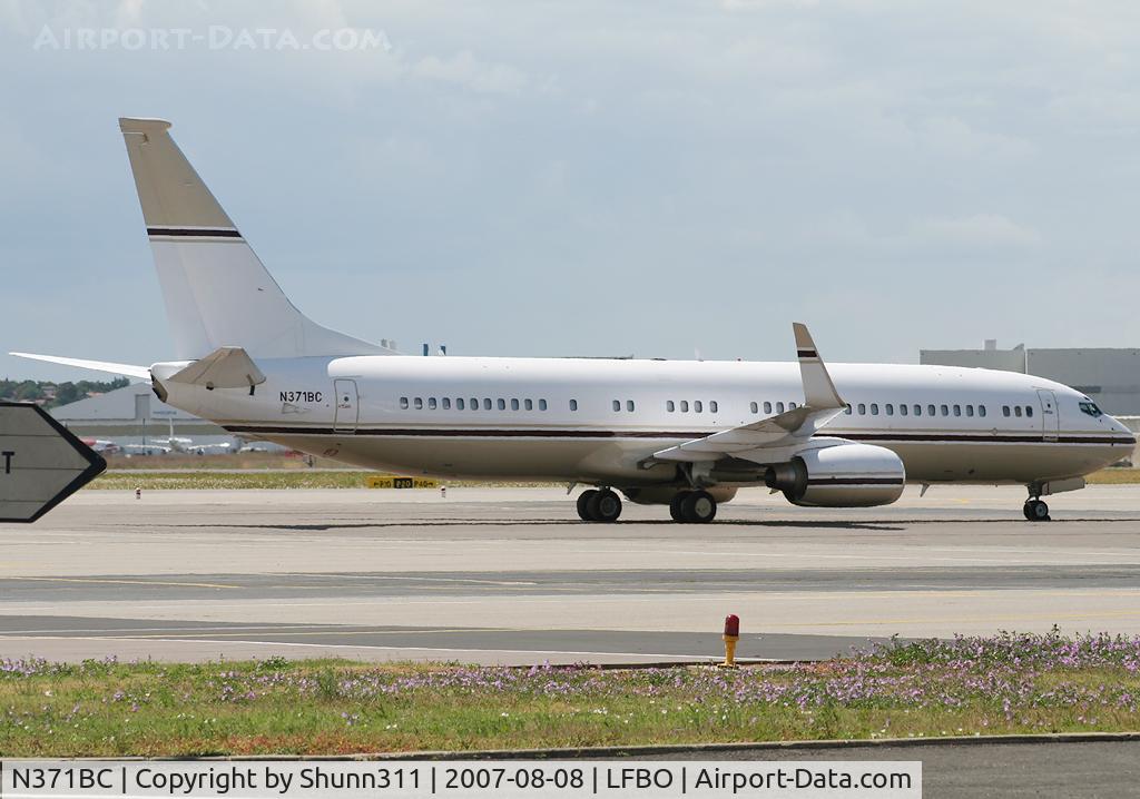 N371BC, 2001 Boeing 737-8EF/W BBJ C/N 32971, Parked at the General Aviation area...