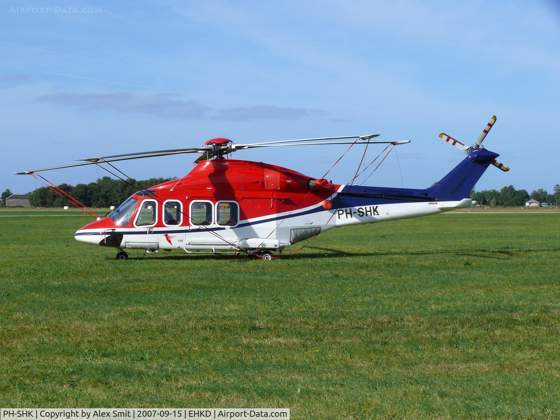 PH-SHK, AgustaWestland AW-139 C/N 31030, Waiting for action