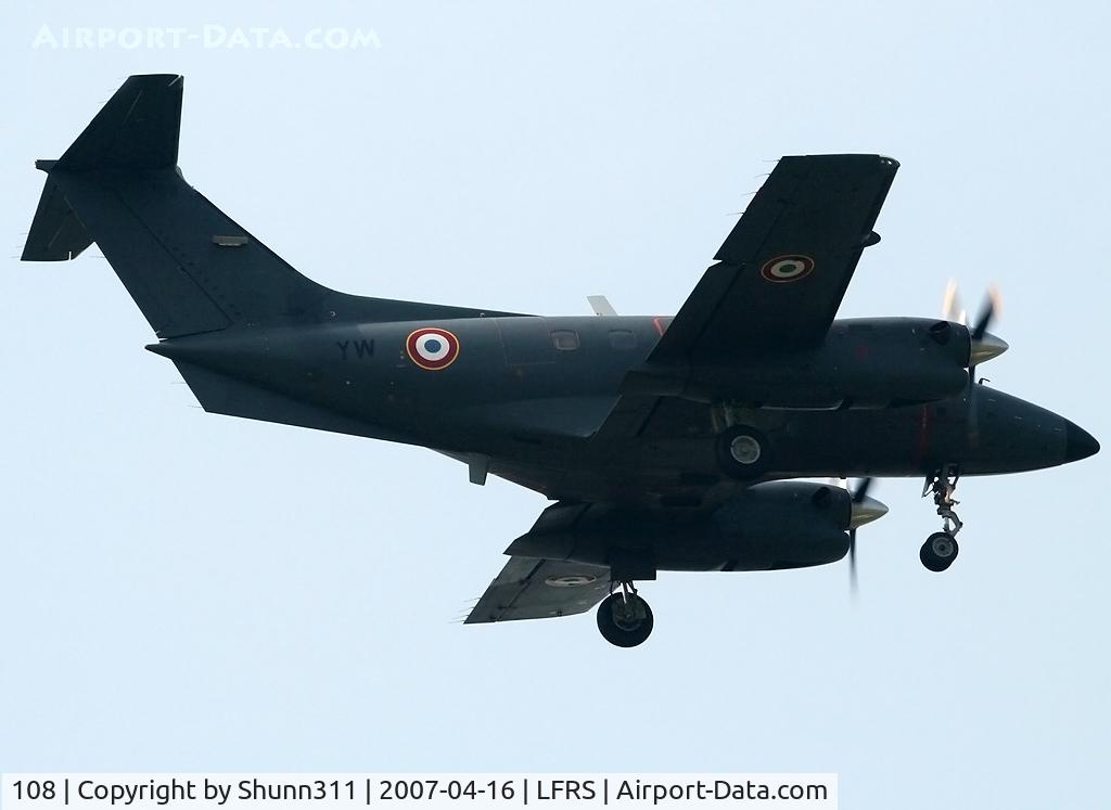 108, Embraer EMB-121AA Xingu C/N 121108, Go around over the runway...