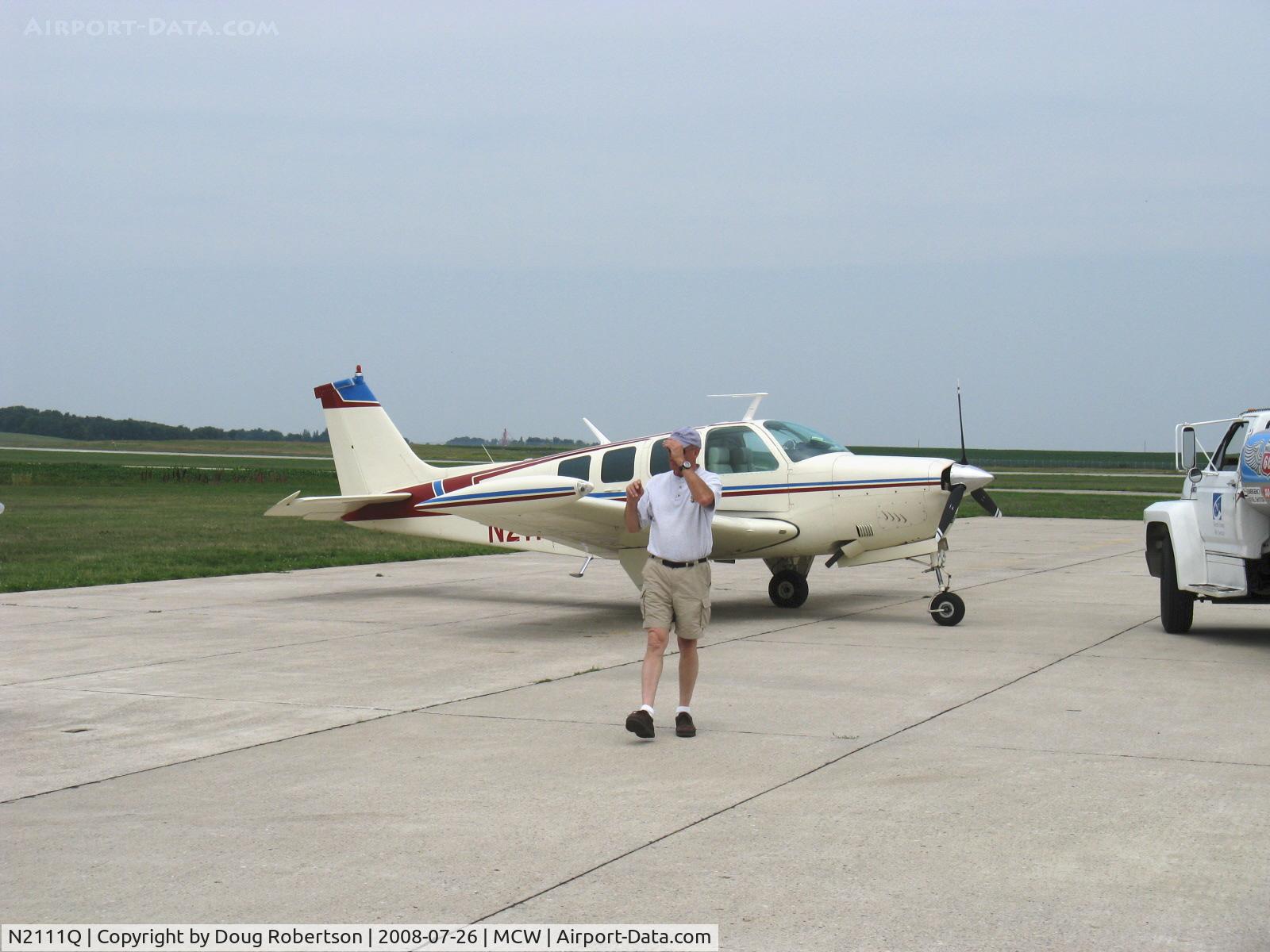 N2111Q, 1969 Beech 36 Bonanza C/N E-135, 1969 Beech 36 BONANZA, Continental IO-550 300 Hp upgrade, refueling