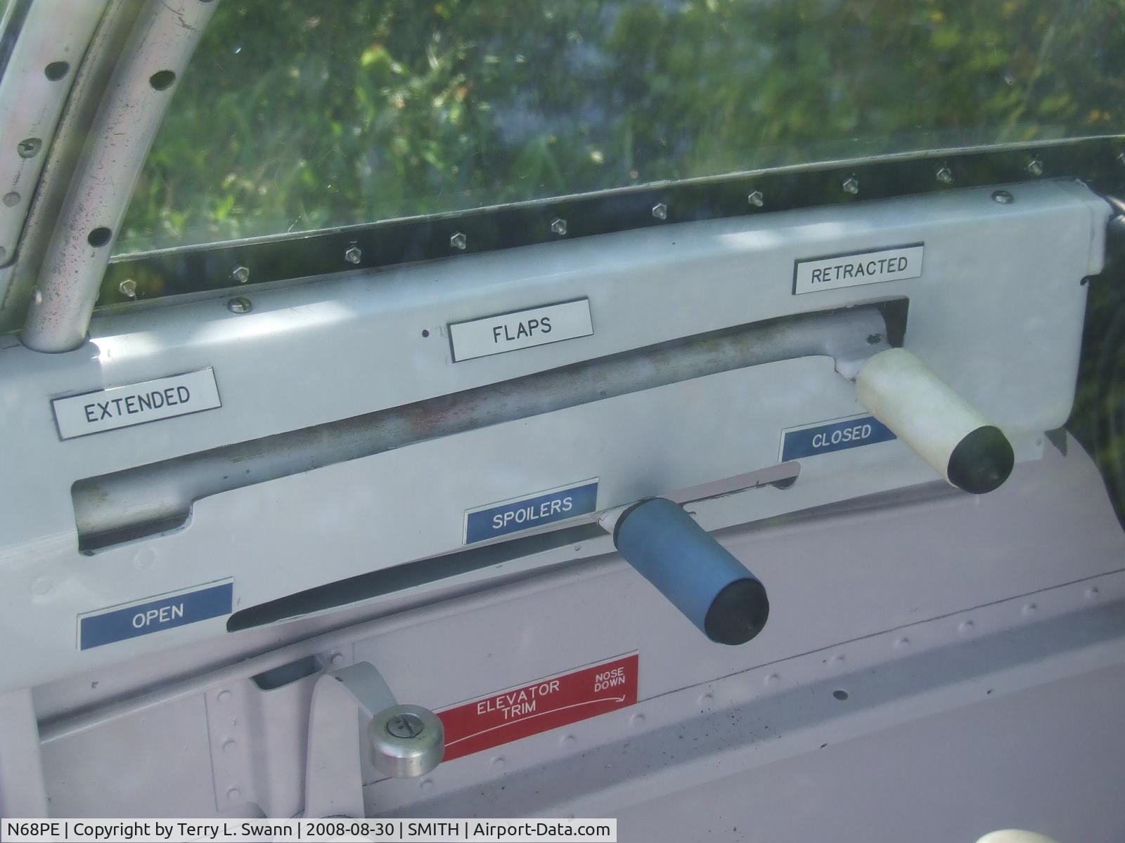 N68PE, Let L-13 Blanik C/N 173160, Cockpit controls..