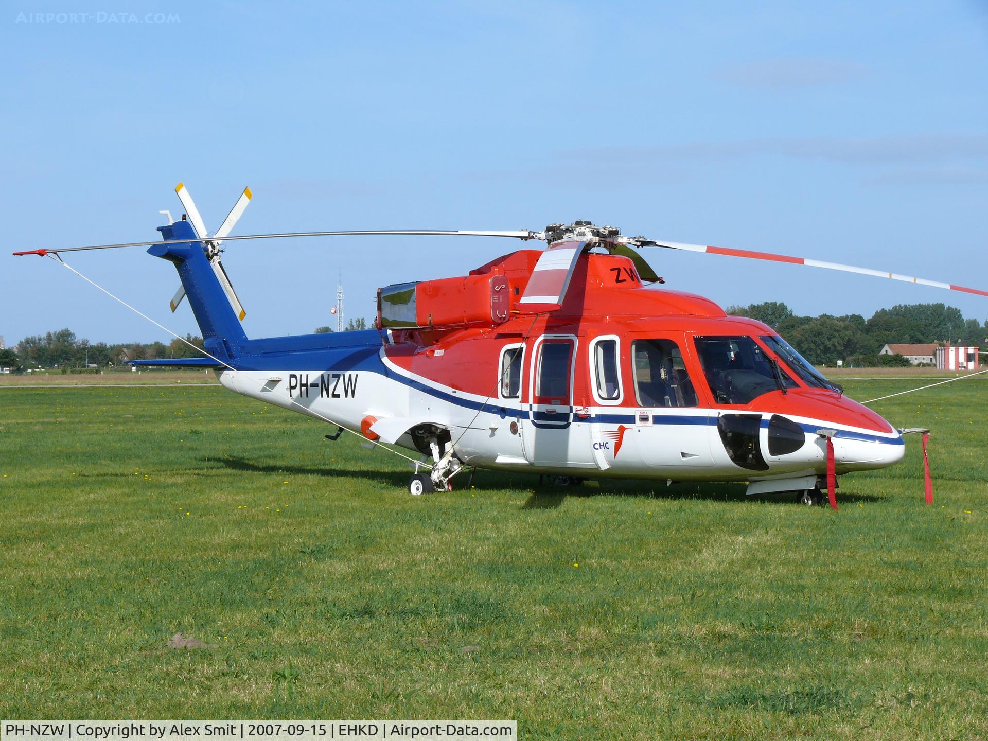 PH-NZW, 1991 Sikorsky S-76B C/N 760381, Ready for the sight-seeing flights