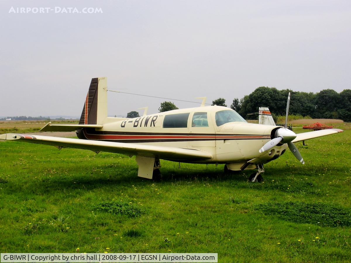 G-BIWR, 1976 Mooney M20F Executive C/N 22-1339, Previous ID: N6972V