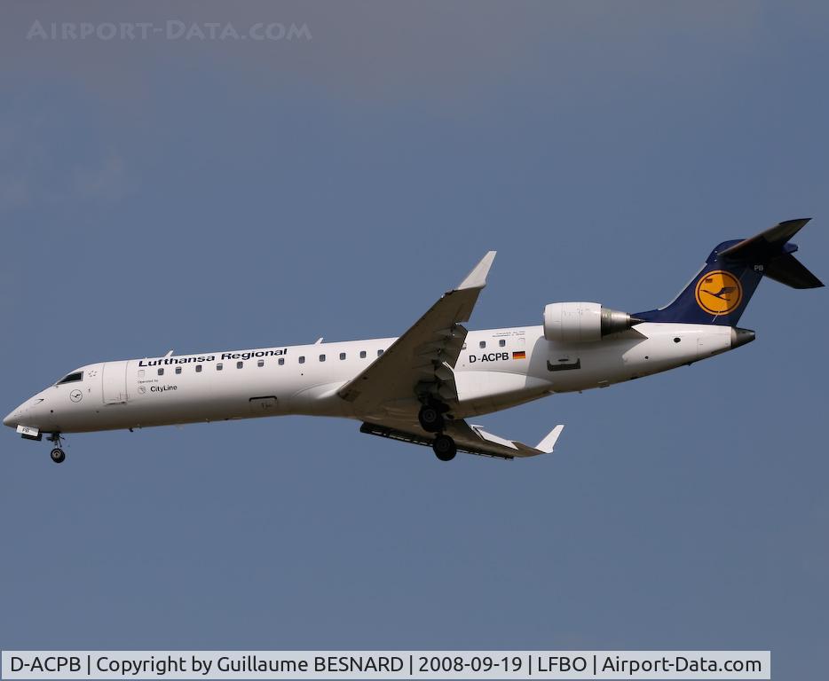 D-ACPB, 2001 Canadair CRJ-701ER (CL-600-2C10) Regional Jet C/N 10013, Landing 32L