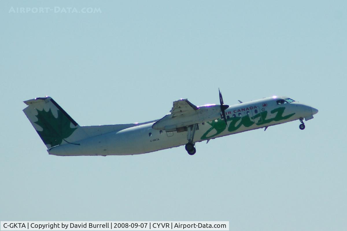 C-GKTA, 1989 De Havilland Canada DHC-8-301 Dash 8 C/N 124, Air Canada Jazz- Taking Off