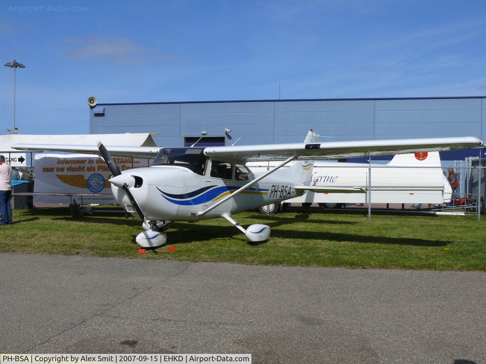 PH-BSA, Cessna 172S C/N 172S8387, Learning to fly out here must be fun with al that water around