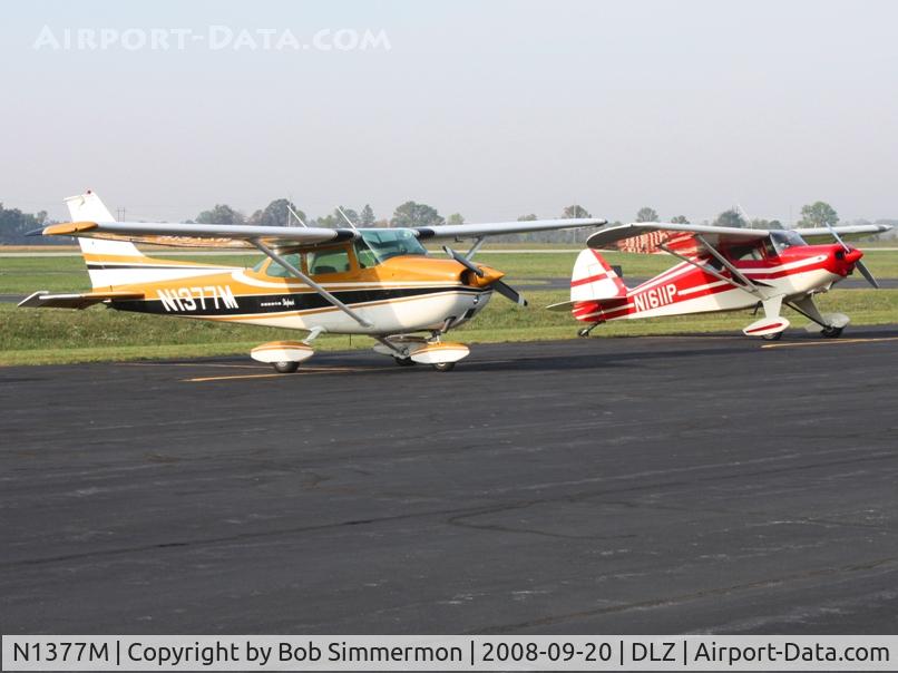 N1377M, 1972 Cessna 172L C/N 17260577, On the ramp next to N1611P at Delaware, Ohio