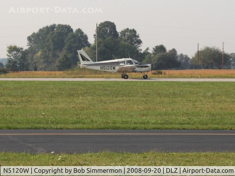 N5120W, 1961 Piper PA-28 C/N 28-145, Landing RWY 28 at Delaware, Ohio