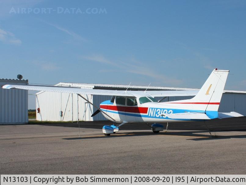 N13103, 1973 Cessna 172M C/N 17262497, On the ramp at Kenton, Ohio
