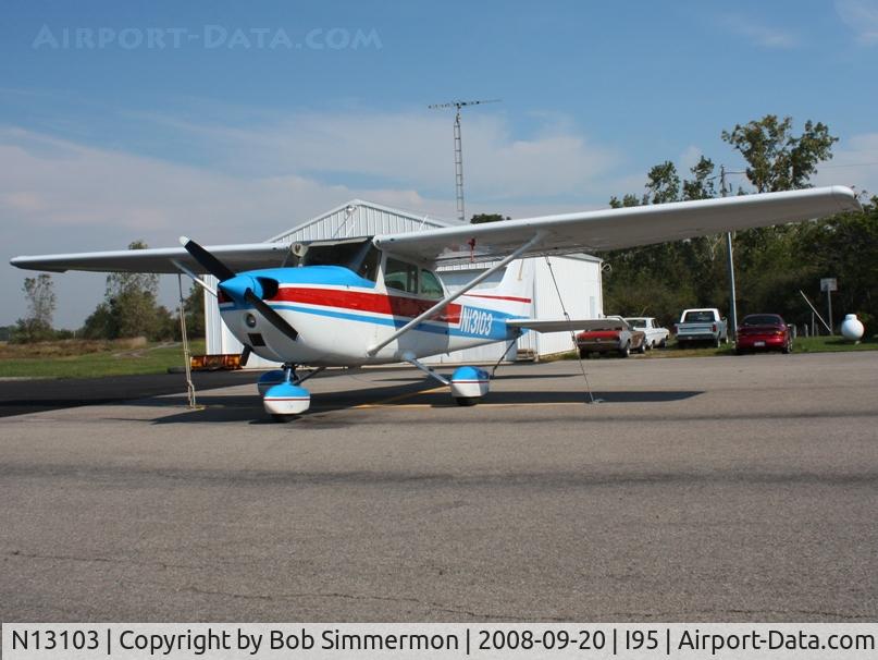N13103, 1973 Cessna 172M C/N 17262497, On the ramp at Kenton, Ohio