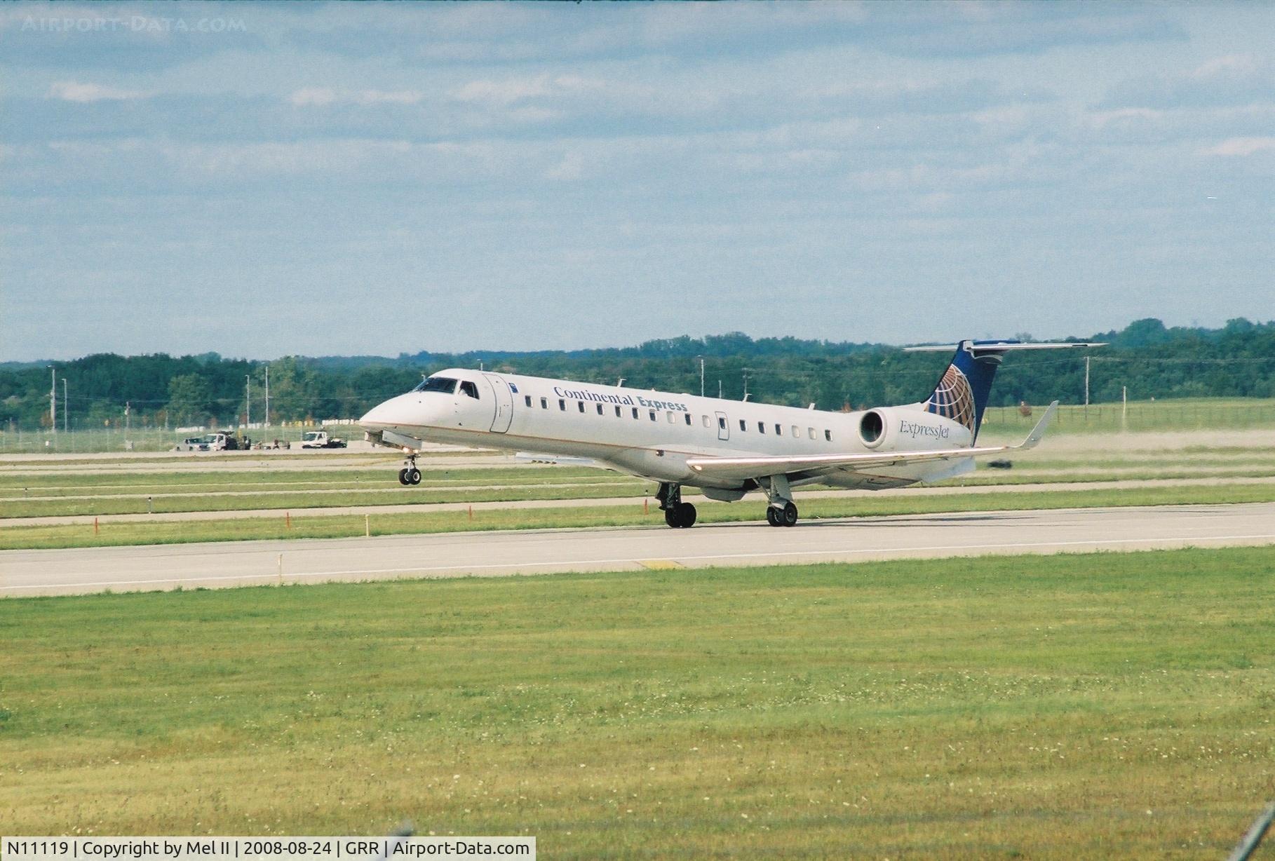 N11119, 2002 Embraer ERJ-145XR (EMB-145XR) C/N 145677, BTA2105 - GRR-CLE - Departing RWY 26L