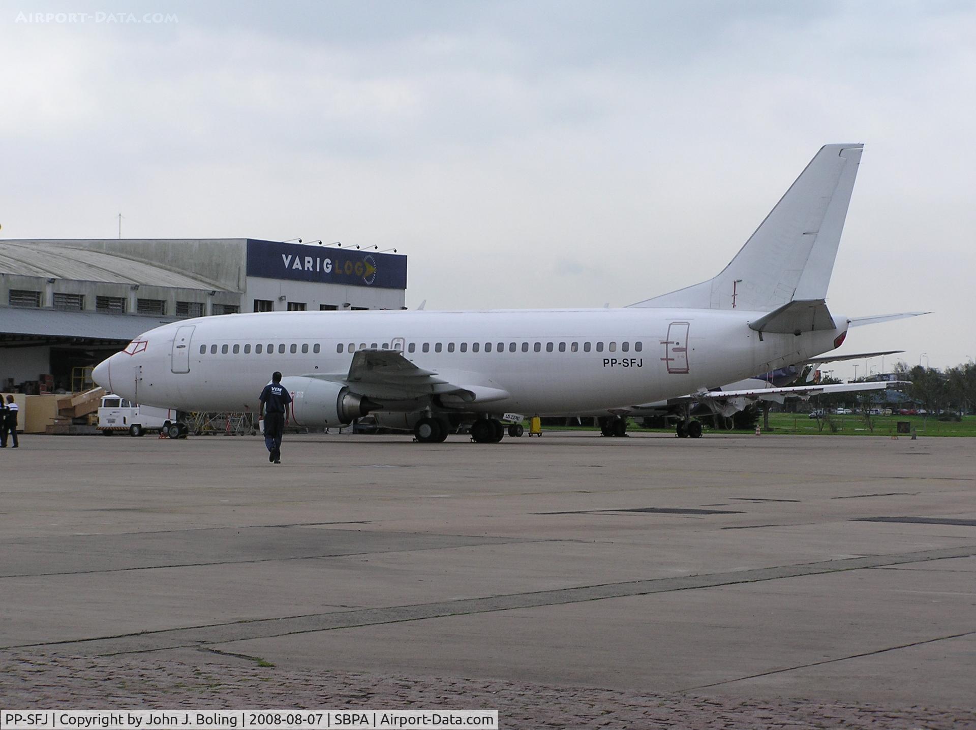 PP-SFJ, 1988 Boeing 737-3K9 C/N 24212, B-737 in maintenance at VEM, Porto Alegre, Brazil