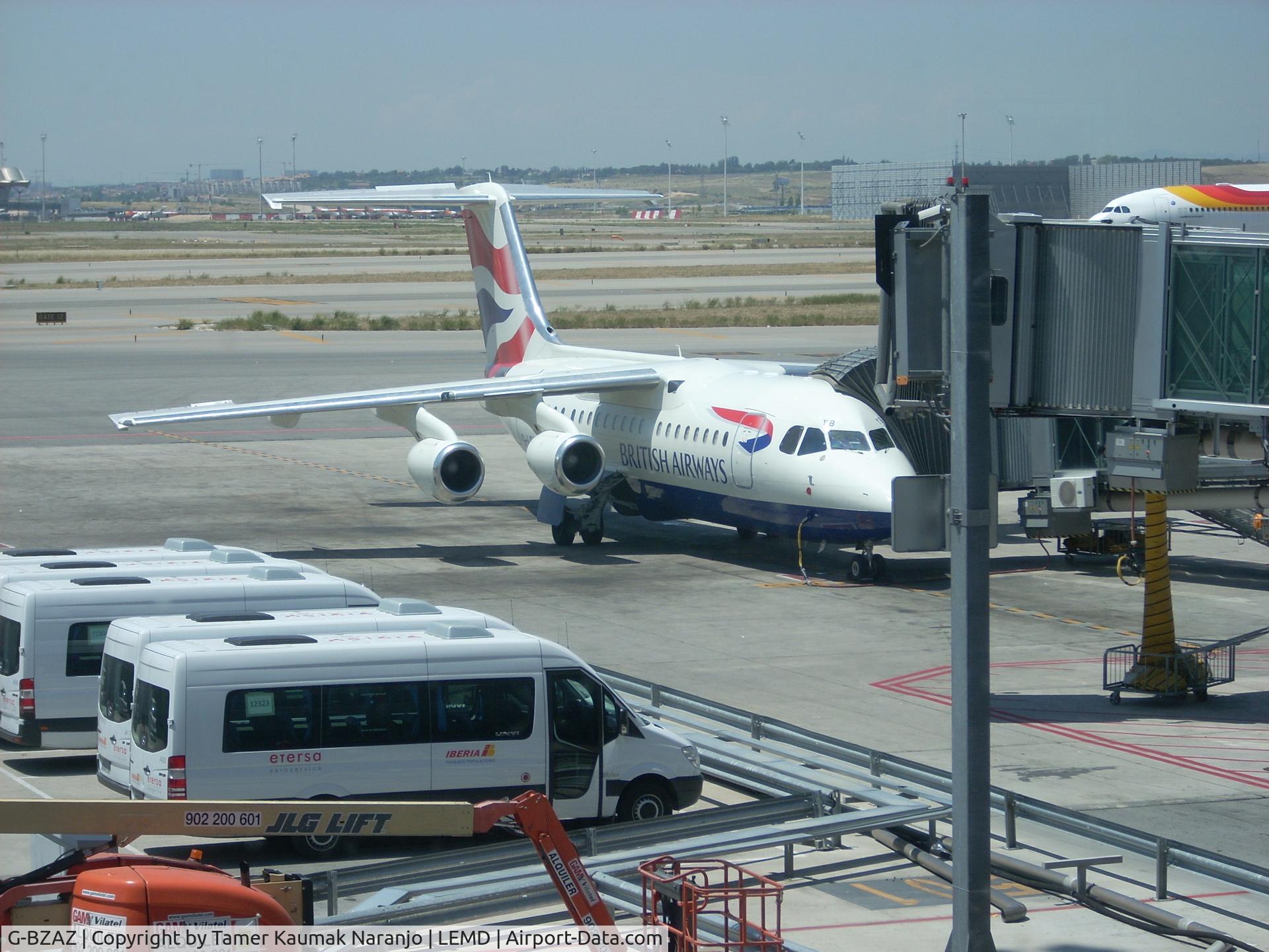 G-BZAZ, 2000 British Aerospace Avro 146-RJ100 C/N E3369, British Airways in madrid-barajas T-4