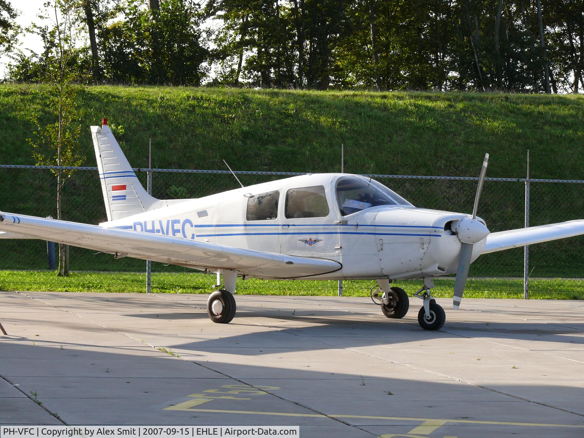 PH-VFC, 1989 Piper PA-28-161 C/N 2841314, Arriving on the Aviodrome Museum Apron
