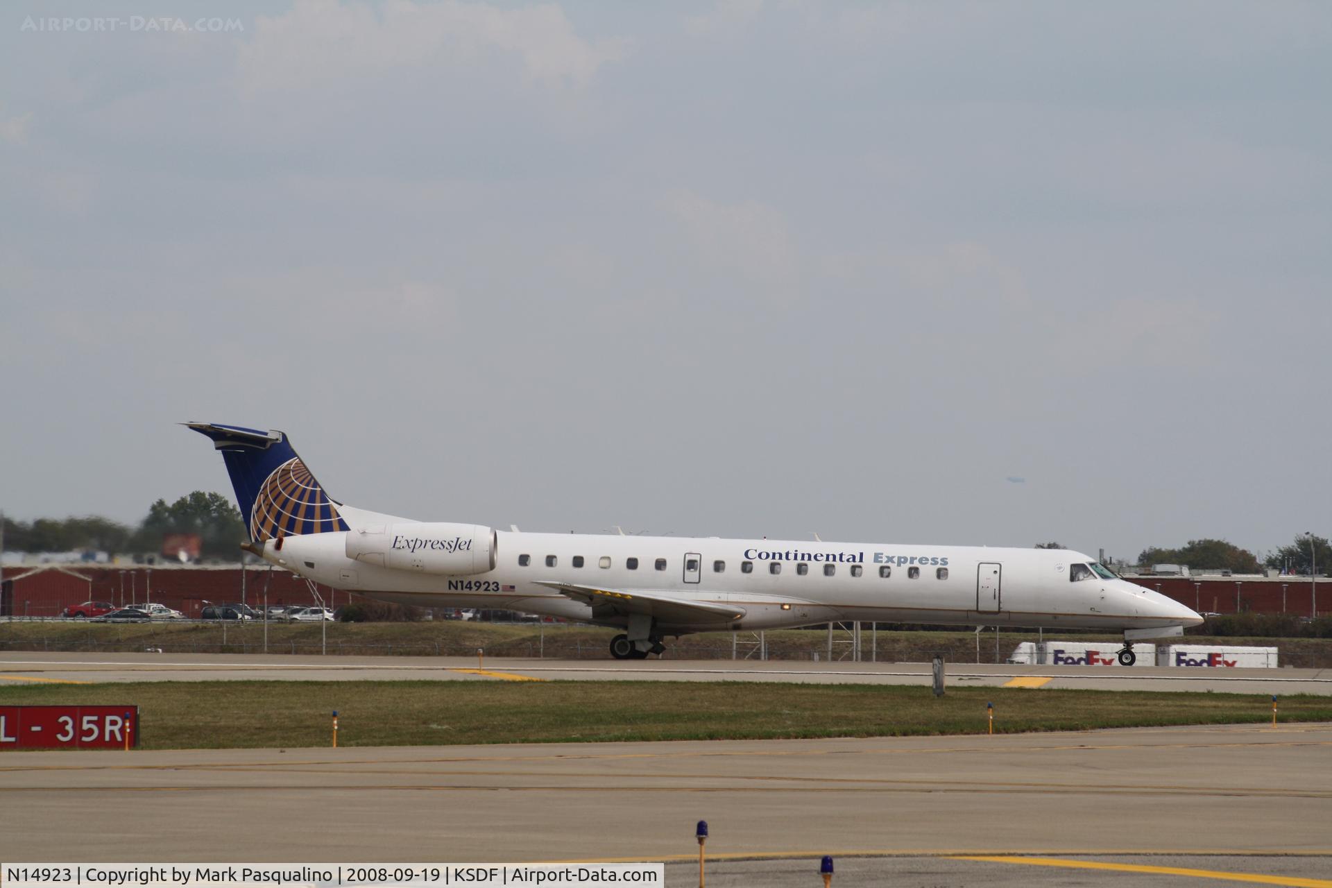 N14923, 2000 Embraer ERJ-145LR (EMB-145LR) C/N 145318, EMB-145LR