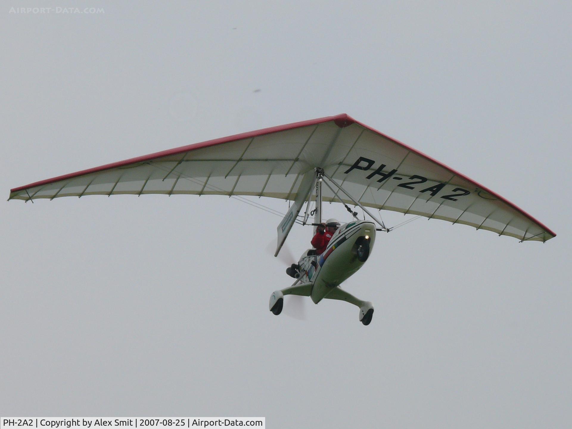 PH-2A2, Solar Wings Pegasus Quasar C/N 0039, Take of from temporary airport Veulen International (PH)