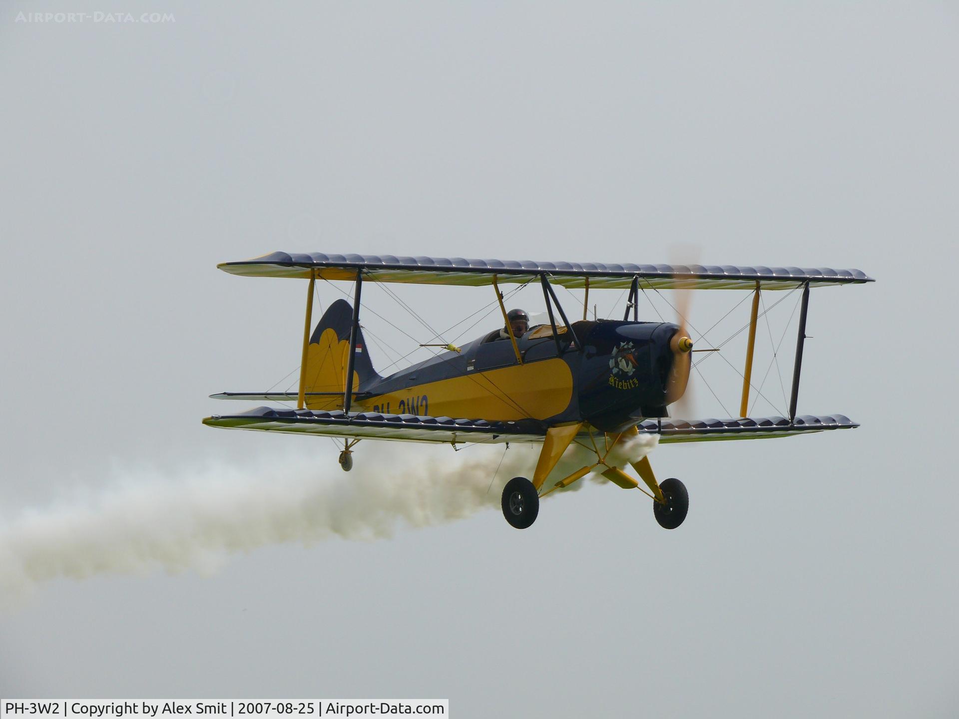 PH-3W2, Platzer Kiebitz B-450 NIS C/N 247, Take of from temporary airport Veulen International (PH)