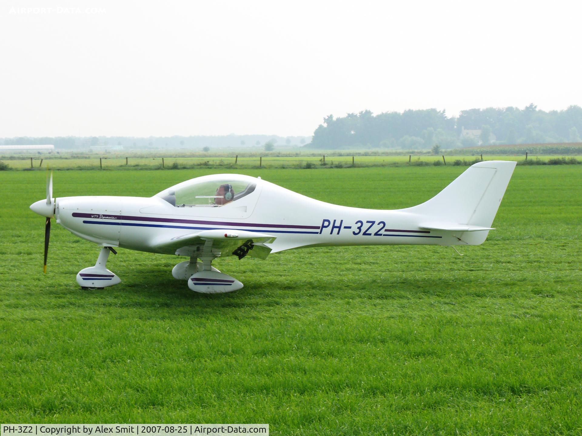 PH-3Z2, 2006 Aerospool WT-9 Dynamic C/N DY137/2006, Touch down at temporary airport Veulen International (PH)