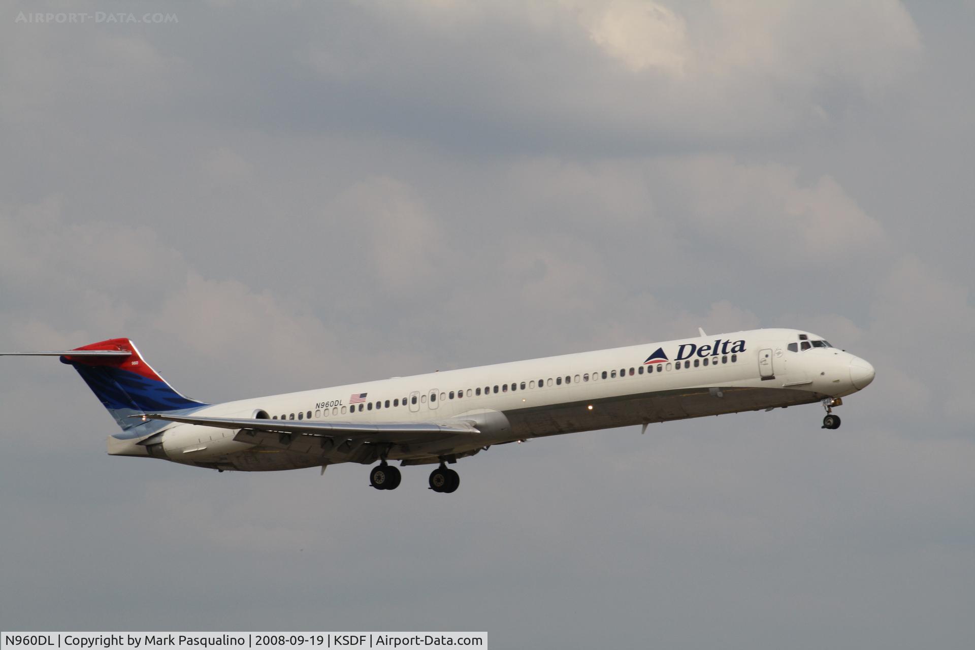 N960DL, 1990 McDonnell Douglas MD-88 C/N 49979, MD-88