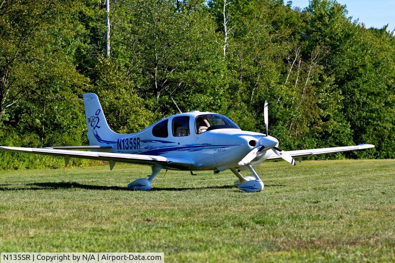 N135SR, 2006 Cirrus SR22 G2 C/N 1898, Aircraft at rest