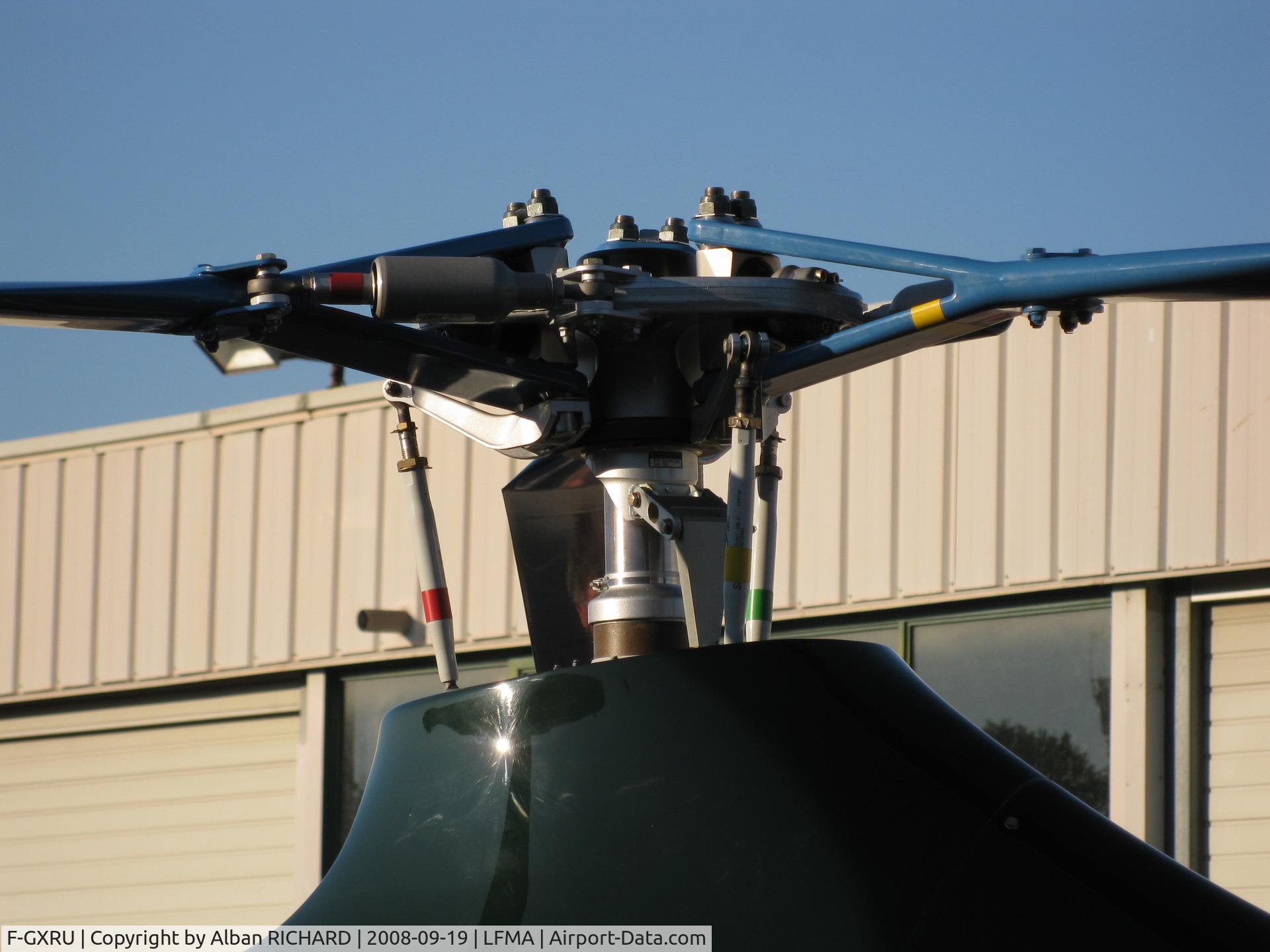 F-GXRU, 2008 Guimbal Cabri G2 C/N 1003, Détail du Cabri G2 à l'occasion de la livraison du premier hélicoptère de série
