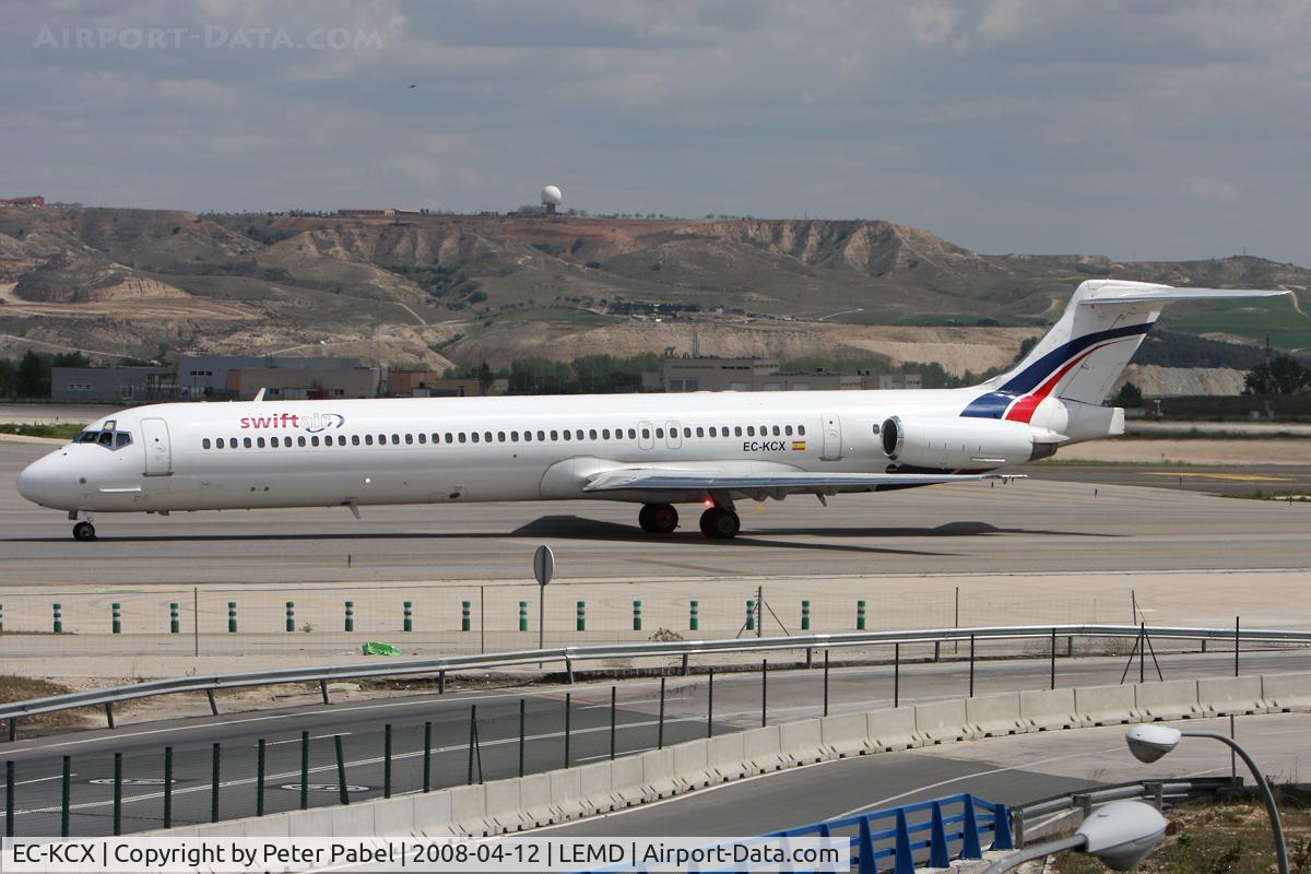 EC-KCX, 1988 McDonnell Douglas MD-83 (DC-9-83) C/N 49619, blink