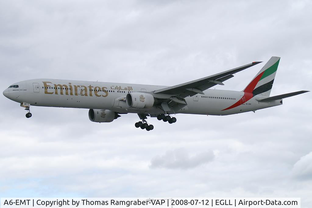 A6-EMT, 2002 Boeing 777-31H C/N 32699, Emirates Boeing 777-300